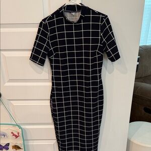 Black Windowpane Midi Dress with Short Sleeves Size Medium